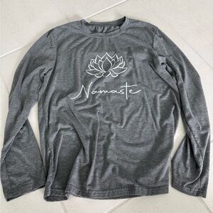 Gray 'Namaste' Lotus Long-Sleeve Tee